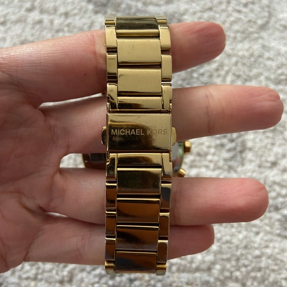 Michael Kors Watch - Picture 2 of 9